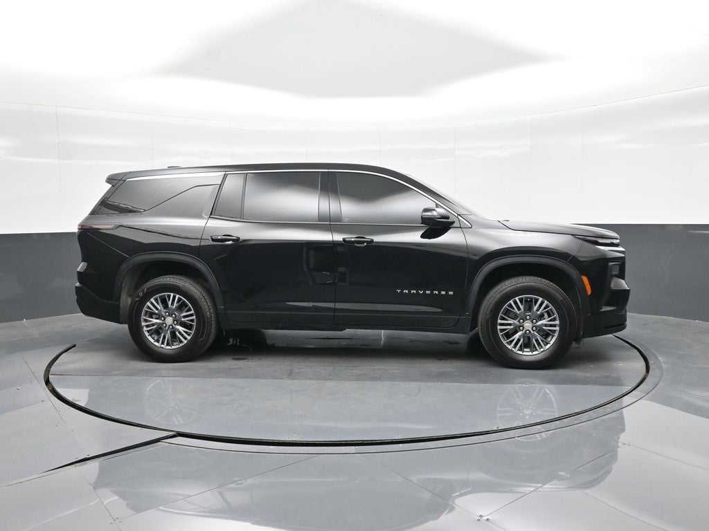 2024 Chevrolet Traverse LS