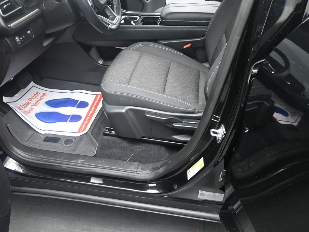 2024 Chevrolet Traverse LS