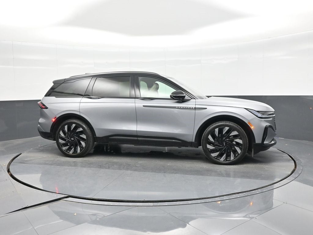 2025 Lincoln Nautilus Reserve