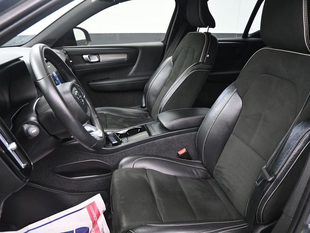 2022 Volvo XC40 Recharge Pure Electric P8 Plus