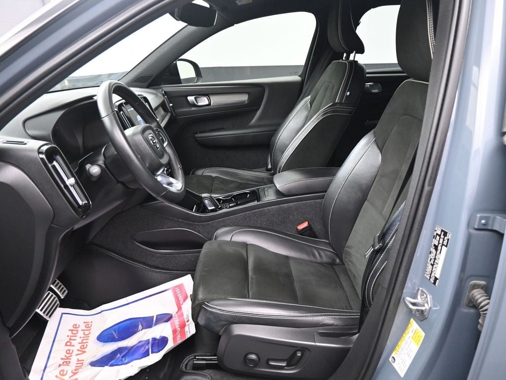 2022 Volvo XC40 Recharge Pure Electric P8 Plus