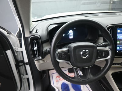 2023 Volvo XC40 B5 Plus Bright Theme