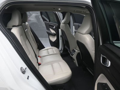 2023 Volvo XC40 B5 Plus Bright Theme