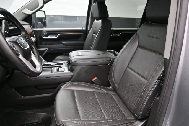 2025 GMC Sierra 2500HD Denali