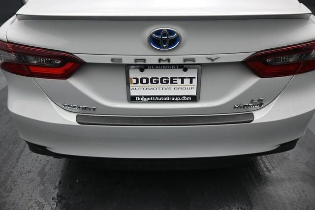 2022 Toyota Camry Hybrid LE