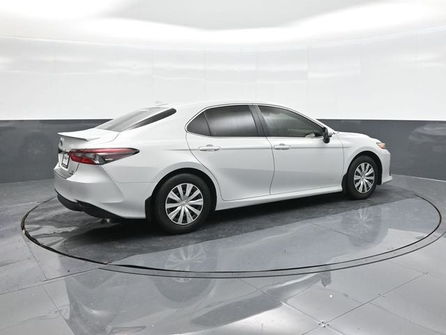 2022 Toyota Camry Hybrid LE