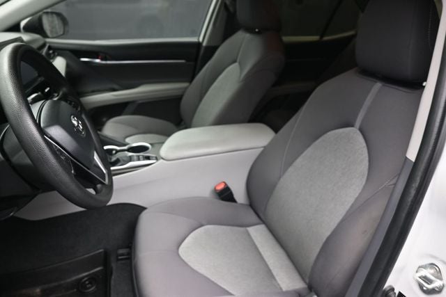 2022 Toyota Camry Hybrid LE