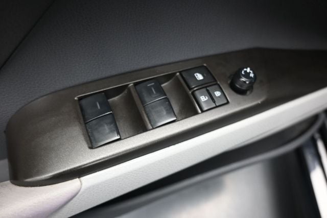 2023 Toyota Camry Hybrid SE