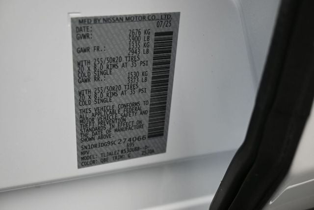 2025 Nissan Pathfinder Platinum
