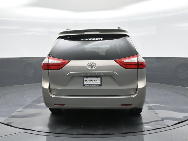 2017 Toyota Sienna LE 8 Passenger