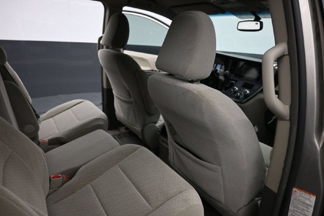 2017 Toyota Sienna LE 8 Passenger