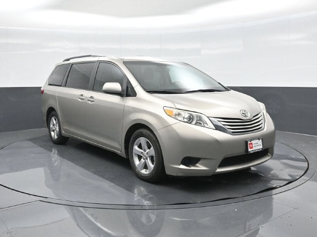 2017 Toyota Sienna LE 8 Passenger