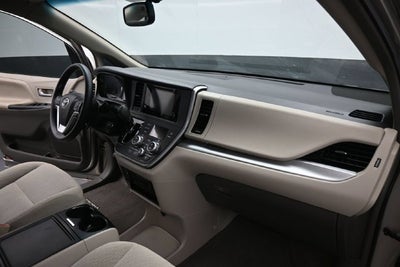 2017 Toyota Sienna LE 8 Passenger