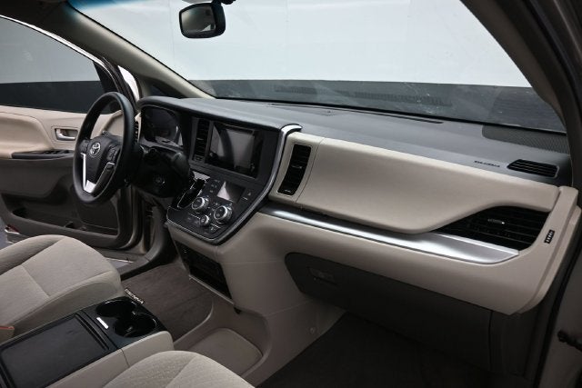 2017 Toyota Sienna LE 8 Passenger