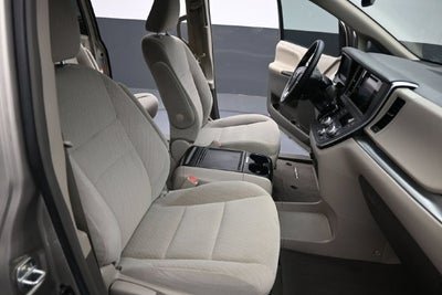 2017 Toyota Sienna LE 8 Passenger