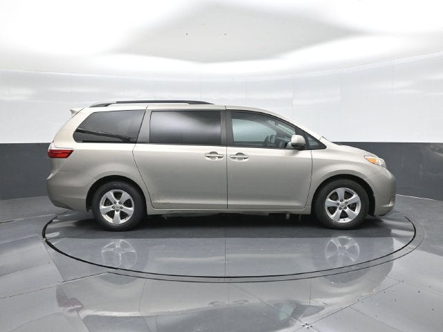 2017 Toyota Sienna LE 8 Passenger