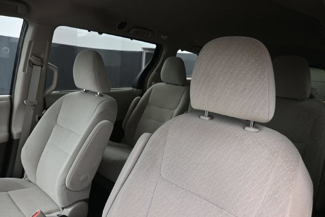 2017 Toyota Sienna LE 8 Passenger
