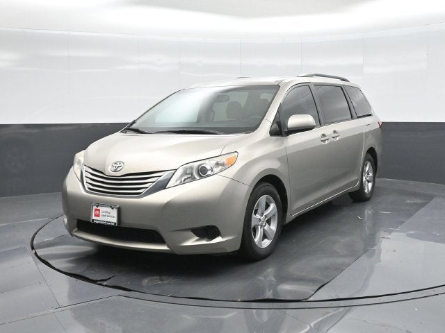 2017 Toyota Sienna LE 8 Passenger