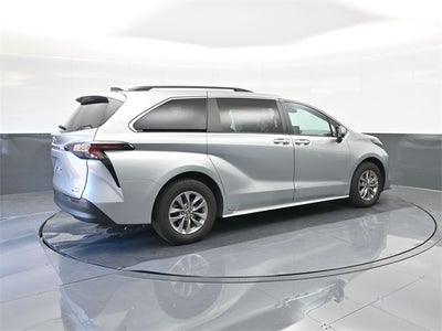 2024 Toyota Sienna XLE