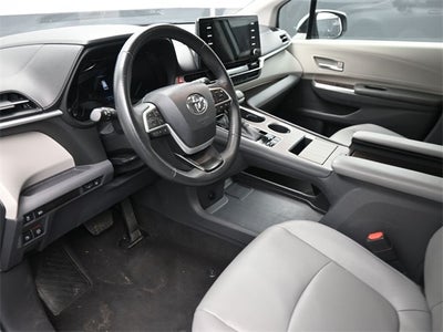 2024 Toyota Sienna XLE