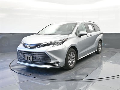 2024 Toyota Sienna XLE