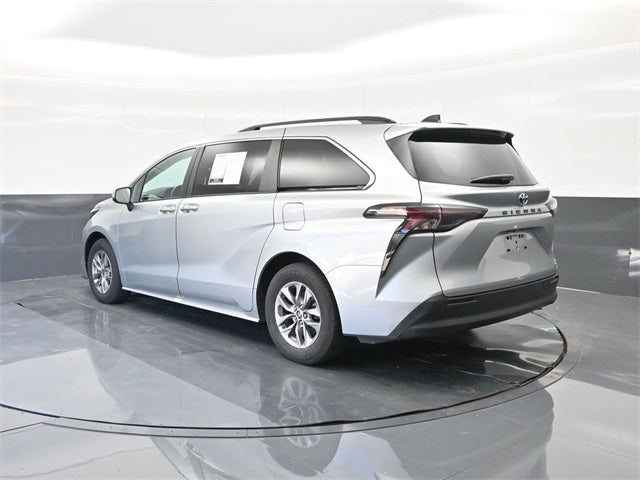 2024 Toyota Sienna XLE