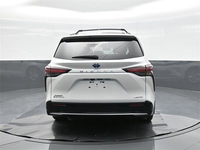 2025 Toyota Sienna Limited 7 Passenger