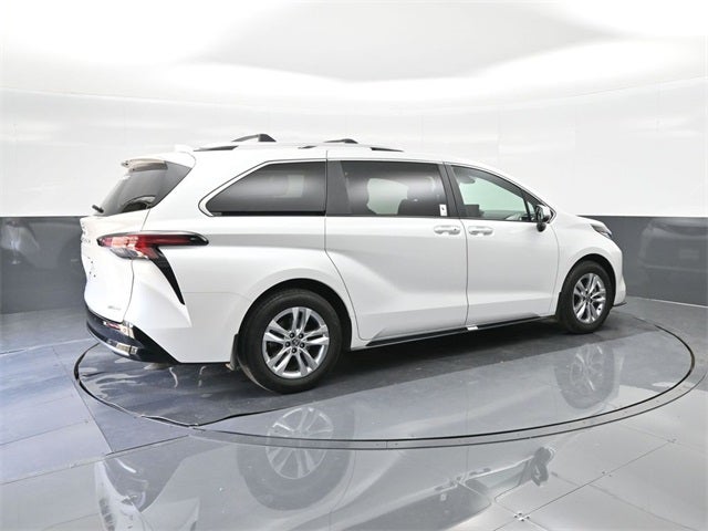 2025 Toyota Sienna Limited 7 Passenger