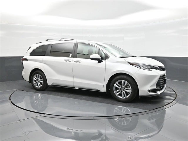 2025 Toyota Sienna Limited 7 Passenger