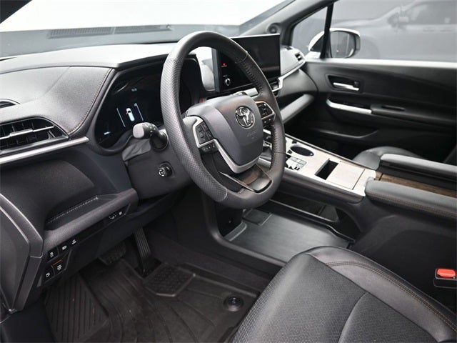 2025 Toyota Sienna Limited 7 Passenger