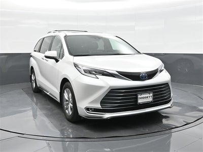 2025 Toyota Sienna Limited 7 Passenger