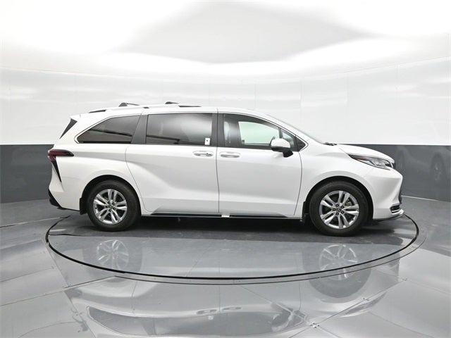2025 Toyota Sienna Limited 7 Passenger