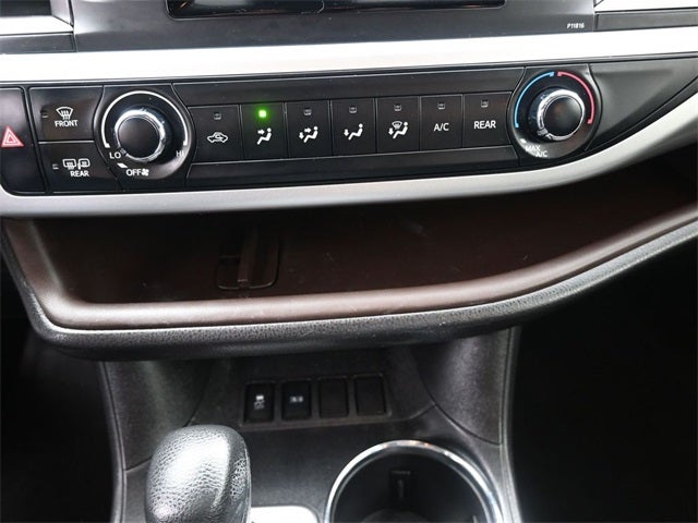 2019 Toyota Highlander LE