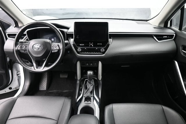 2025 Toyota Corolla Cross XLE