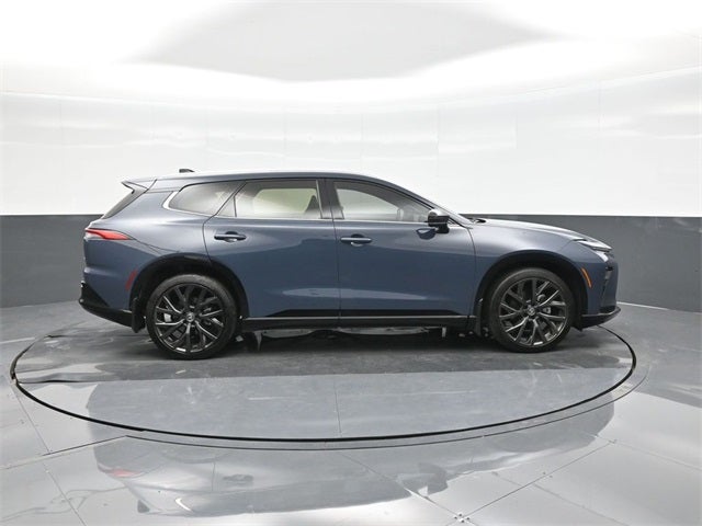 2025 Toyota Crown Signia Limited