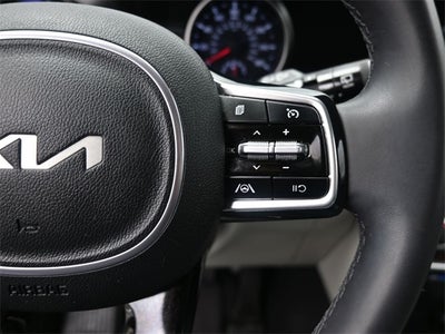 2024 Kia Carnival LX Seat Package