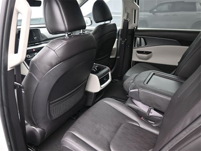 2024 Kia Carnival LX Seat Package