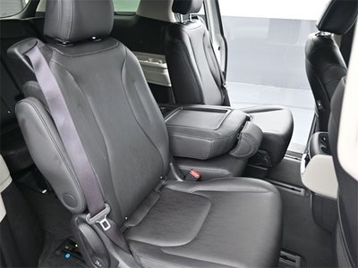 2024 Kia Carnival LX Seat Package