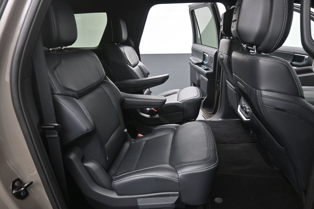 2027 Ford Expedition Max Platinum STEALTH PERFORMANCE