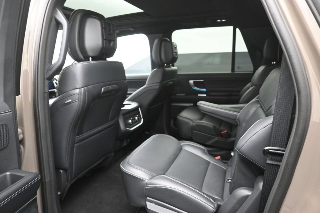 2027 Ford Expedition Max Platinum STEALTH PERFORMANCE
