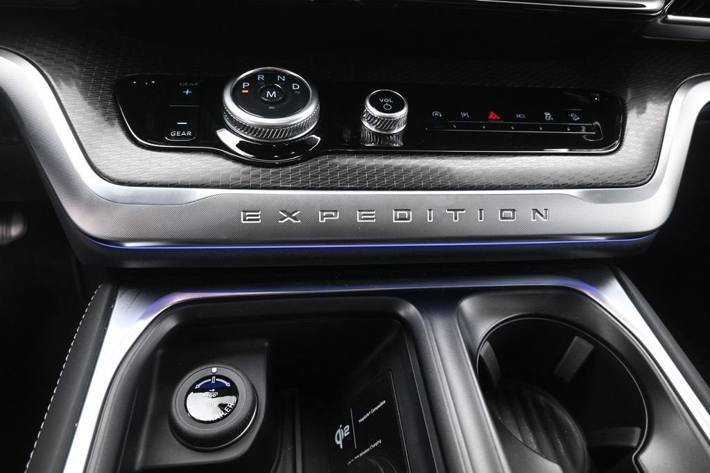 2027 Ford Expedition Max Platinum STEALTH PERFORMANCE