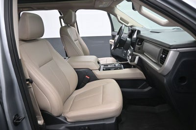 2022 Ford Expedition XLT 302A Package