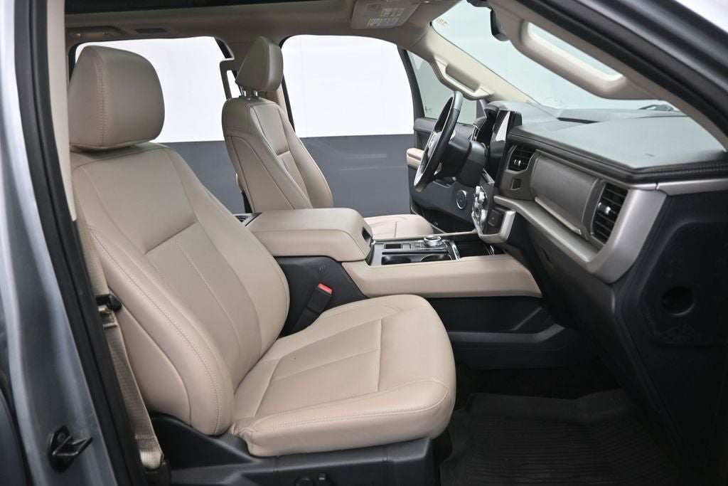 2022 Ford Expedition XLT 302A Package