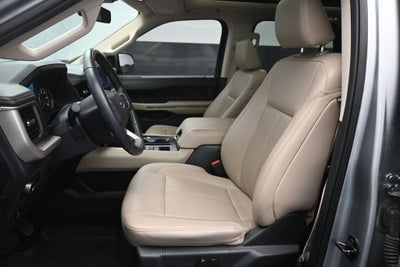 2022 Ford Expedition XLT 302A Package