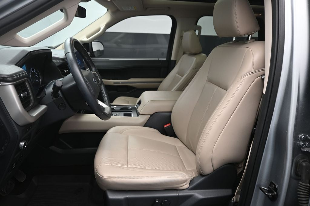 2022 Ford Expedition XLT 302A Package