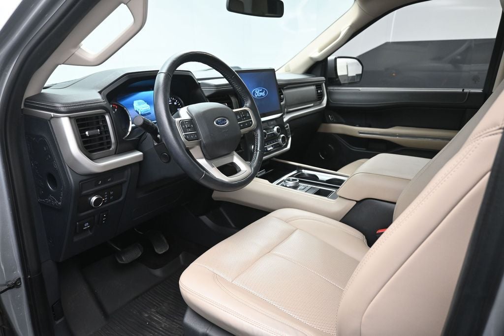 2022 Ford Expedition XLT 302A Package