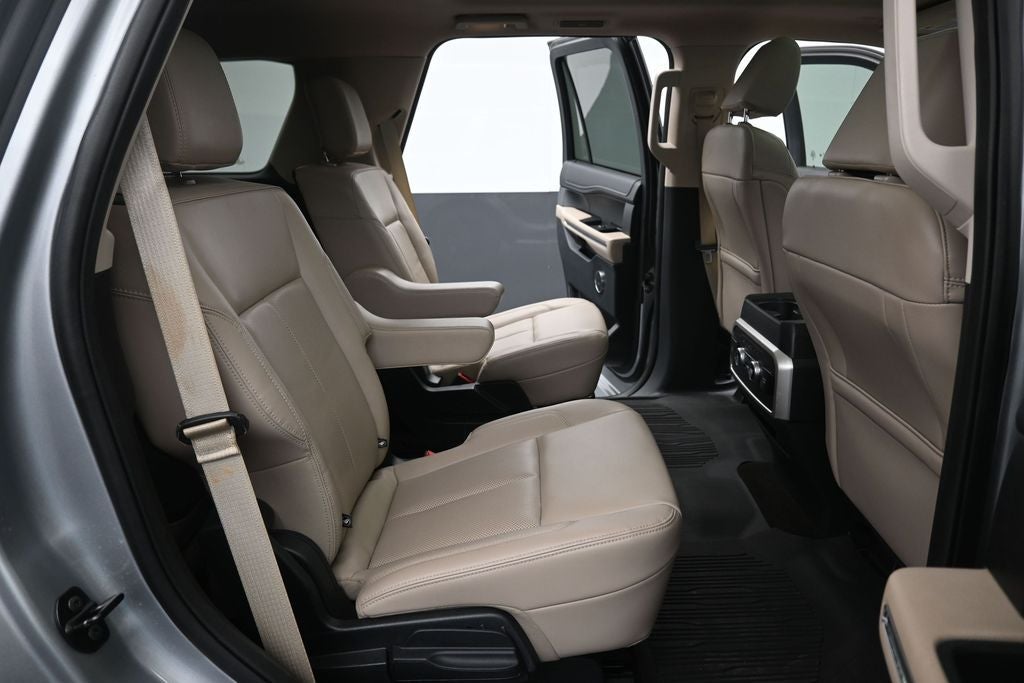 2022 Ford Expedition XLT 302A Package