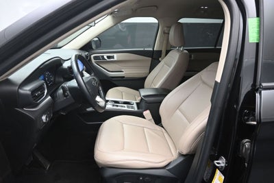 2021 Ford Explorer XLT 302A Package
