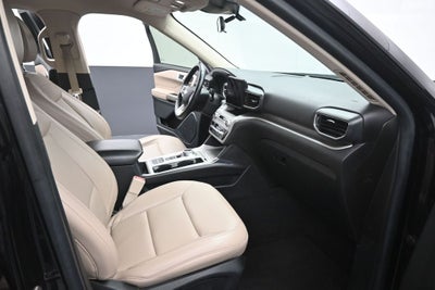 2021 Ford Explorer XLT 302A Package