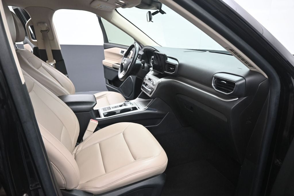 2021 Ford Explorer XLT 302A Package